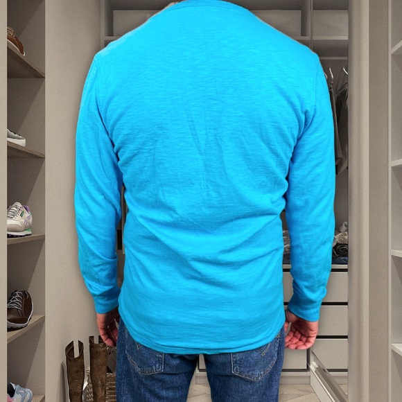 American 🦅 Eagle Outfitters, athletic fit, size Medium - Picture 2 of 4